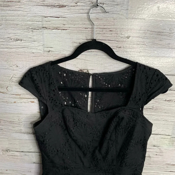 Black label Saks fifth ave eyelet black midi dress size 4 black - Picture 6 of 10